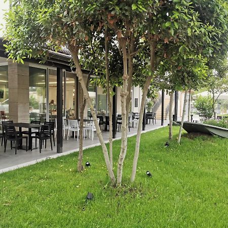Hotel Pelikan Divjake Exterior foto
